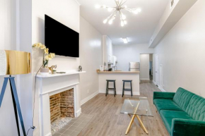 Newly Renovated Downtown Apartment in the Historic District, Quiet Street!